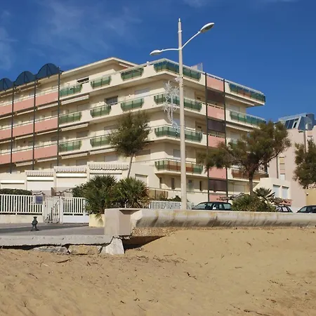 Le Lavandou, T2 4 Pers A 10m Avec Parking - Fr-1-803-90 Apartament